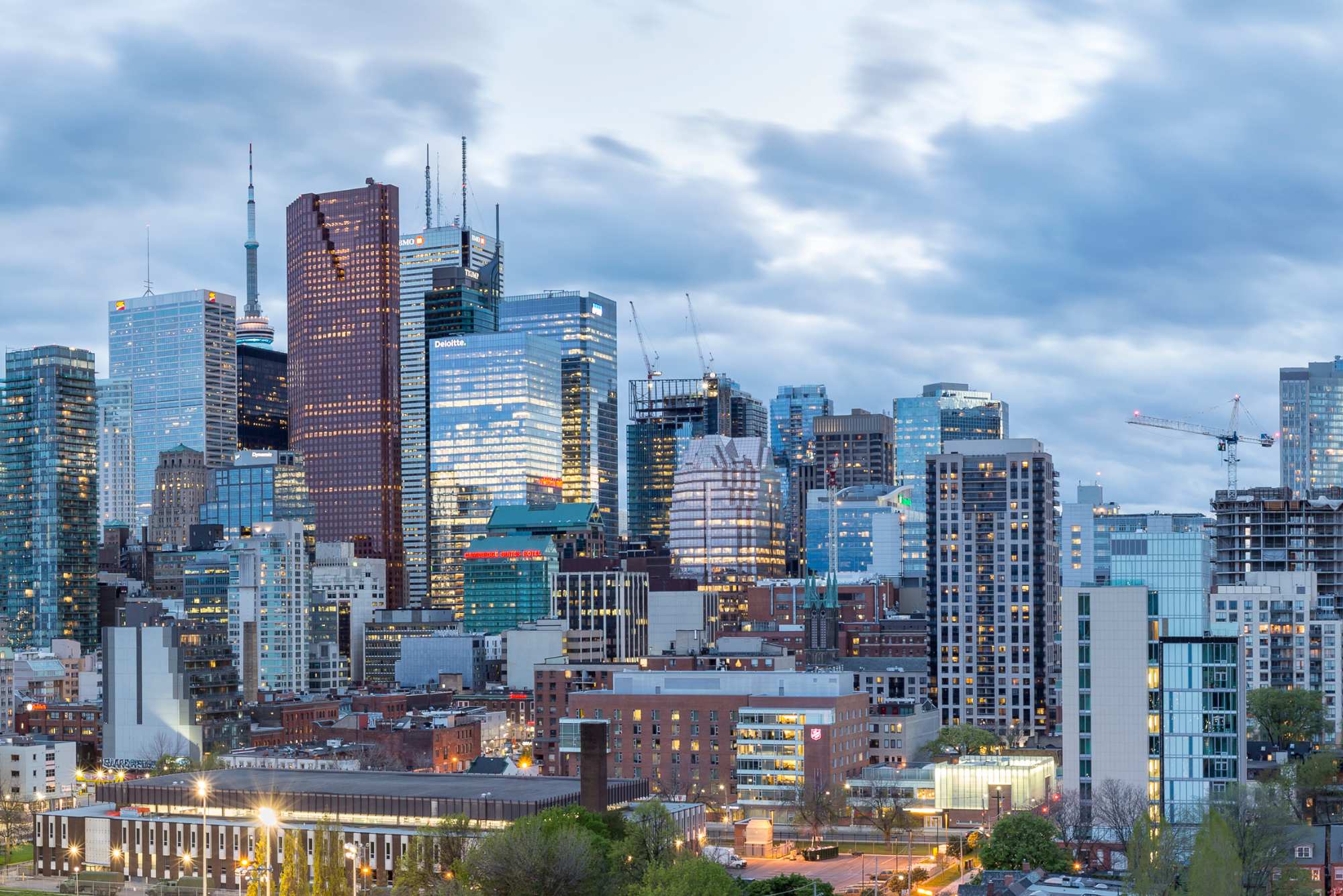 What Impacts High-Rise Window Cleaning Costs in the GTA? (Toronto vs Mississauga vs Scarborough)